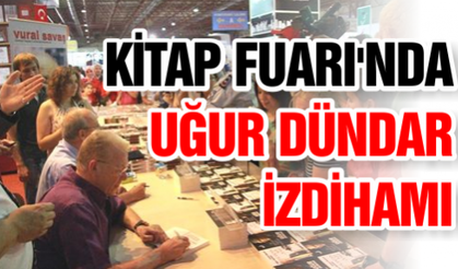 Kitap Fuarı'nda Uğur Dündar İzdihamı