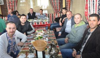 Lastik-İş Sosyal Tesislerinde Ocakbaşı sohbetleri