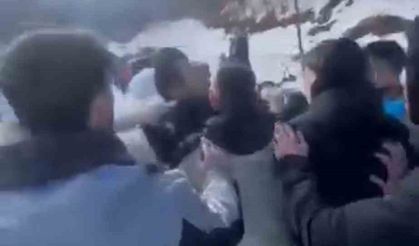 Tartışma Kavgaya Döndü: Baba, Çocuklarının Yanında Darp Edildi