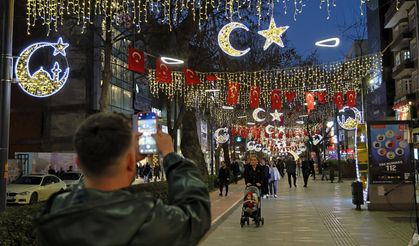 İzmit, Ramazan’ı Işıl Işıl Karşılıyor