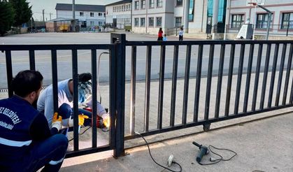 Körfez’de Eğitim Kurumlarına Destek Sürüyor