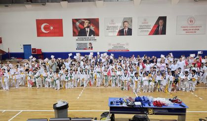 305 Gölcük Belediyespor Taekwondo Sporcusu Kuşak Atladı