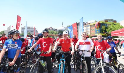 Büyükakın, 19 Mayıs Coşkusunu Gençlerle Birlikte Yaşadı