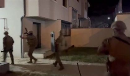 Özel Harekat Destekli Operasyonda Firarinin Evine Koçbaşıyla Girildi