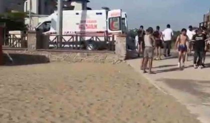 Serinlemek İçin Girdiği Denizde Boğuldu, Kardeşi Hastaneye Kaldırıldı