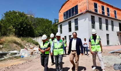 Körfez'de Çamlıtepe Spor Kompleksi'nin yapım çalışmaları sürüyor