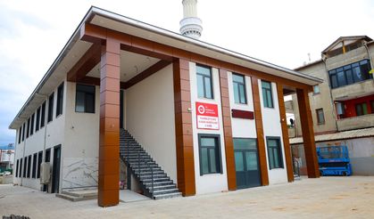 Gazze Şehitleri Cami İbadete Gün Sayıyor