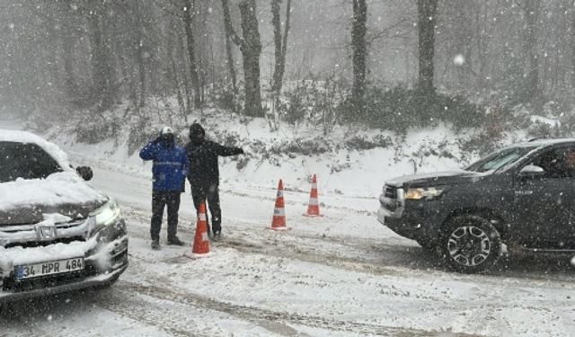 Büyükşehir Zabıtası Kar Kış Dinlemiyor