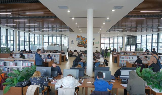 Gençlerin Hafta Sonu Rotası Kütüphaneler Oldu