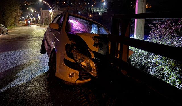 KAZA YAPAN SÜRÜCÜ ARACI BIRAKIP KAYIPLARA KARIŞTI