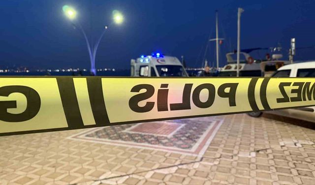 Balıkçılar fark etti, denizde dalgıç kıyafetli erkek cesedi bulundu