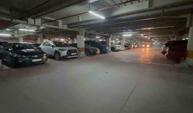 Kapalı Otoparktaki Şakalaşma Kanlı Bitti: Arkadaşını Bıçaklayarak Öldürdü