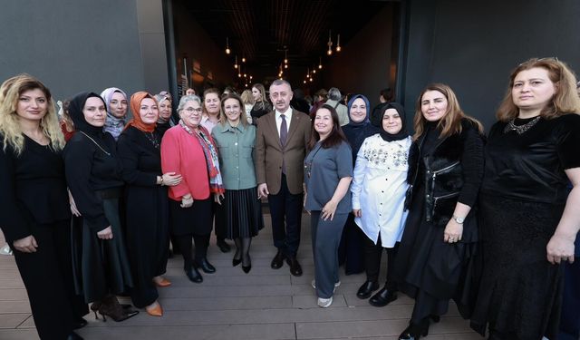 Annelerin Mutluluğu, Başkan Büyükakın’ın da Mutluluğu Oldu