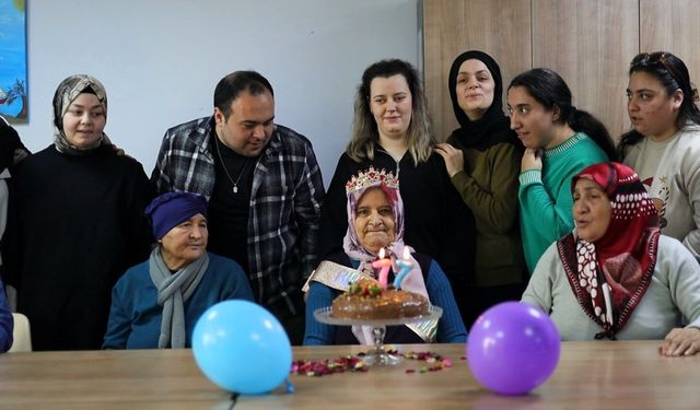 Büyükşehir’den 77 Yaşındaki Teyzeye Büyük Mutluluk