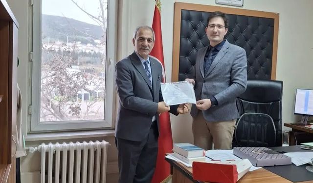 Başkan Karadeniz Mazbatasını Aldı