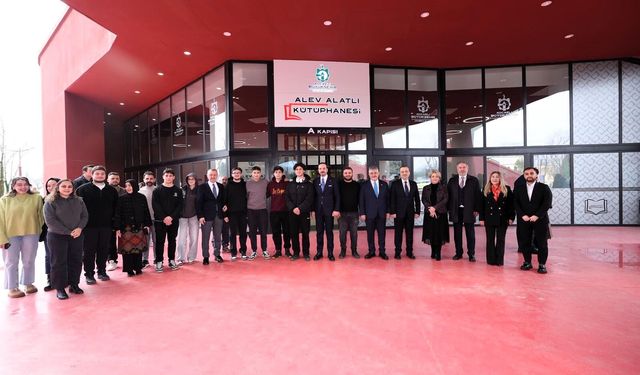 Kürşad Zorlu’dan Alev Alatlı Kütüphanesi’ne Övgü