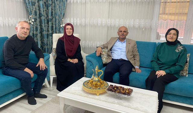 AK Partili Demir’e Umre Ziyareti