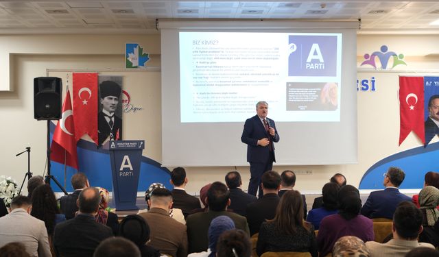 Anahtar Parti Kocaeli’de Parti İçi Eğitim Programını Coşkuyla Gerçekleştirdi