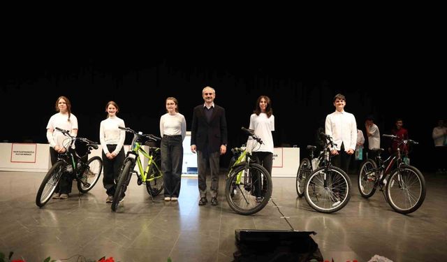 Çayırova'da bilgi evleri öğrencileri yarıştı