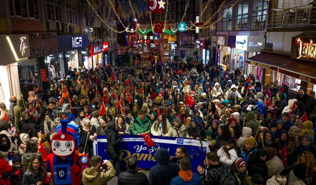 Gebze'de Ramazan ayı fener alayı yürüyüşüyle karşılandı