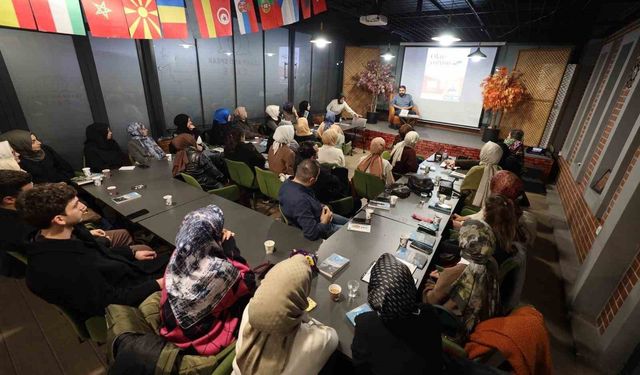 Kitaphane'de Doğu Türkistan konuşuldu