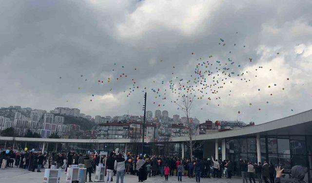 Yardım kampanyası tamamlanan Uras Ege için gökyüzüne balonlar bırakıldı