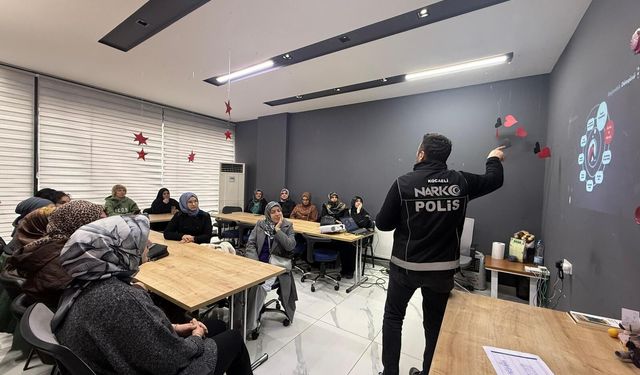 Anne Şehir’de “En İyi Narkotik Polisi Anne” Eğitimi