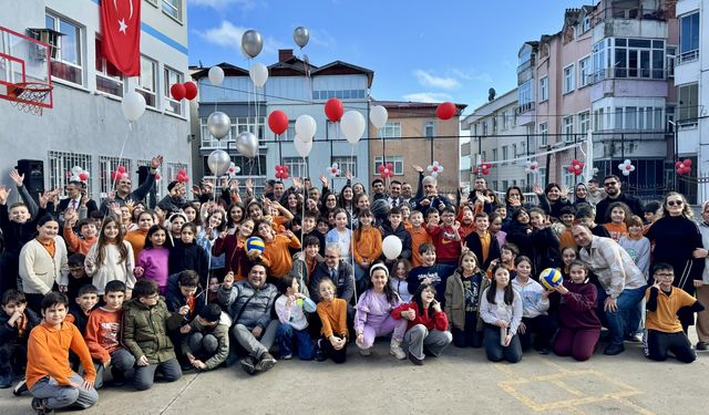 OYAK Çimento “Renkli Yakalar” ile Geleceği Güzelleştiriyor: