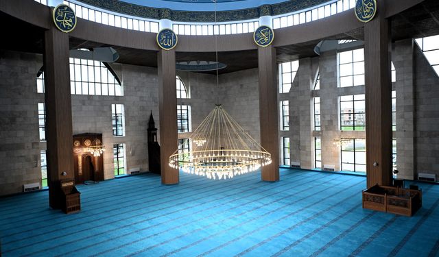 Kartepe Kent Meydanı Camii İlk Teravihle Açılıyor