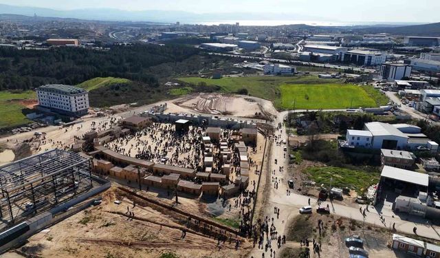 Çayırova Mekke Film Platosu, ziyaretçi akınına uğradı