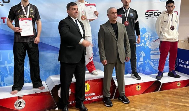 Çayırovalı Kick Boksçular Diyarbakır'dan 2 Madalyayla Döndü