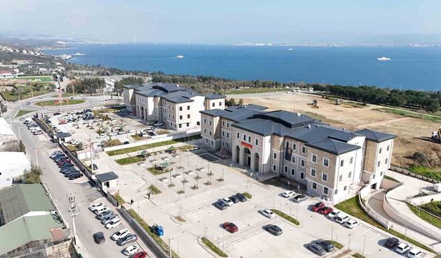 Darıca'da yeni hükümet konağı ve belediye binası hizmete başladı