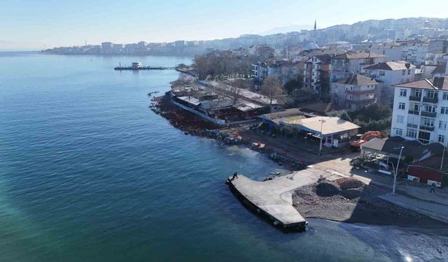 Değirmendere sahiline taşkınlara karşı dalgakıran inşa ediliyor