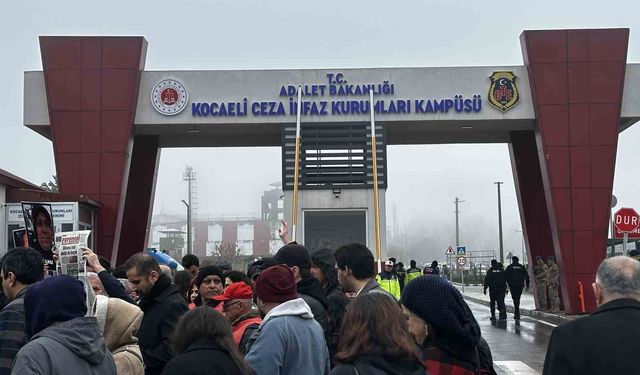 Dilovası'ndaki parfüm tesisi yangını davasında sanıklar hakim karşısında