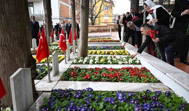 Kocaeli'de bayramda şehitliklerde dualar edildi