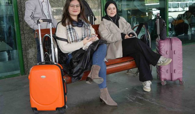 Kocaeli'de otogarda bayram yoğunluğu: Mardin'e biletler tükenme aşamasına geldi