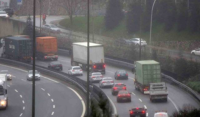 TEM'de bayram yoğunluğu başladı: Trafik akıcı seyrediyor