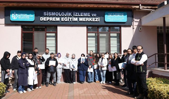 Beyaz Kalpler Deprem Gerçeğini Deneyimledi