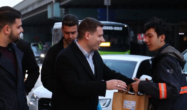 AK Gençlik’ten Körfez’de  İftar Öncesi Anlamlı İkram