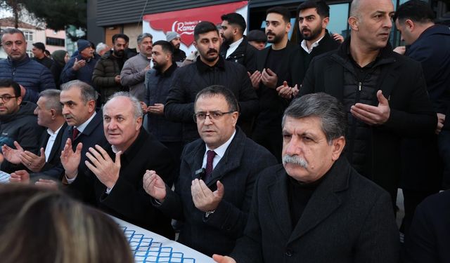 Derince’de Kadir Gecesi’nde  Binlerce Kişi Aynı Sofrada Buluştu