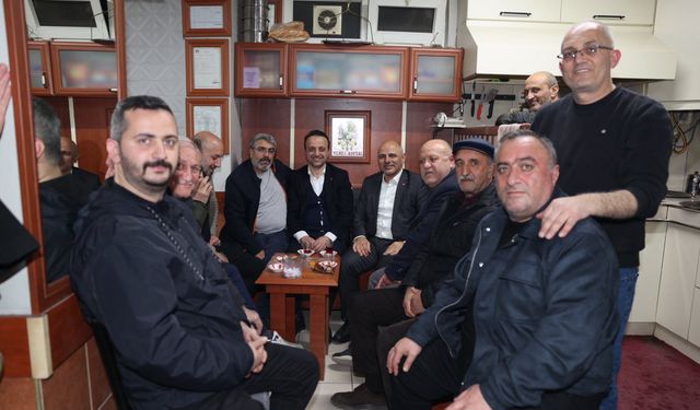 “Temel’in Kahvesi”nde Çaylı Sohbet