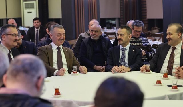 Ziraatçılar, Başkan Büyükakın’ı Çay İçmeden Bırakmadı