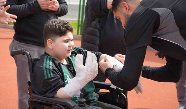 DMD hastası Eray'ın Kocaelispor antrenmanı heyecanı