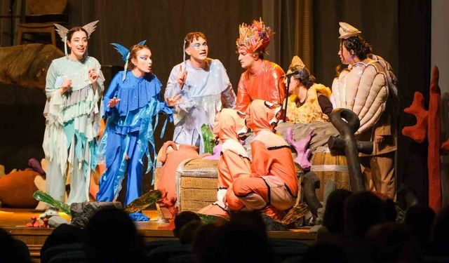 İzmit Körfezi'nin temizlik serüveni tiyatro sahnesinde