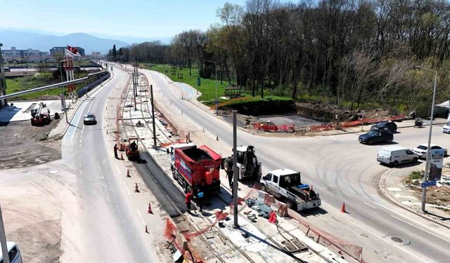 Kartepe Tramvay Hattı'nda duraklar kurulmaya başlandı