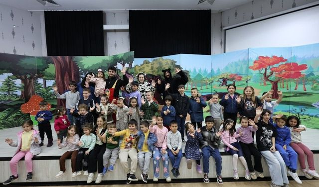 Kartepe'de tiyatro rüzgarı