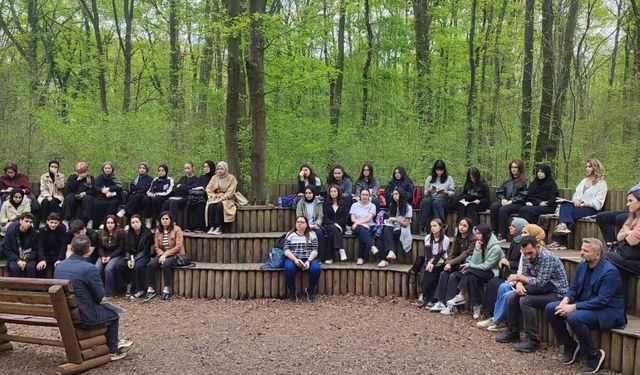 Kitap ve doğa buluşması Ormanya'da gerçekleştirildi