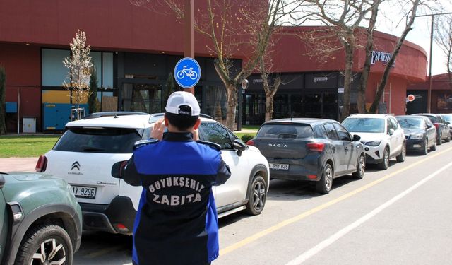 Büyükşehir Zabıtası’ndan Çift Taraflı Parka Müdahale