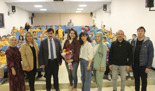 Pınar Özkanlı, Derince’de Minik Okurlarla Buluştu