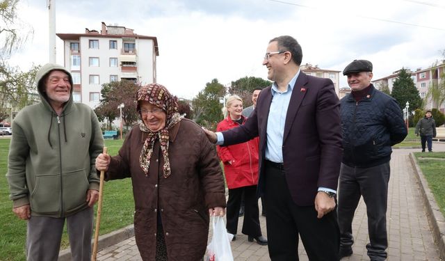 Başkan Gökçe, Derince’yi Adım Adım Geziyor